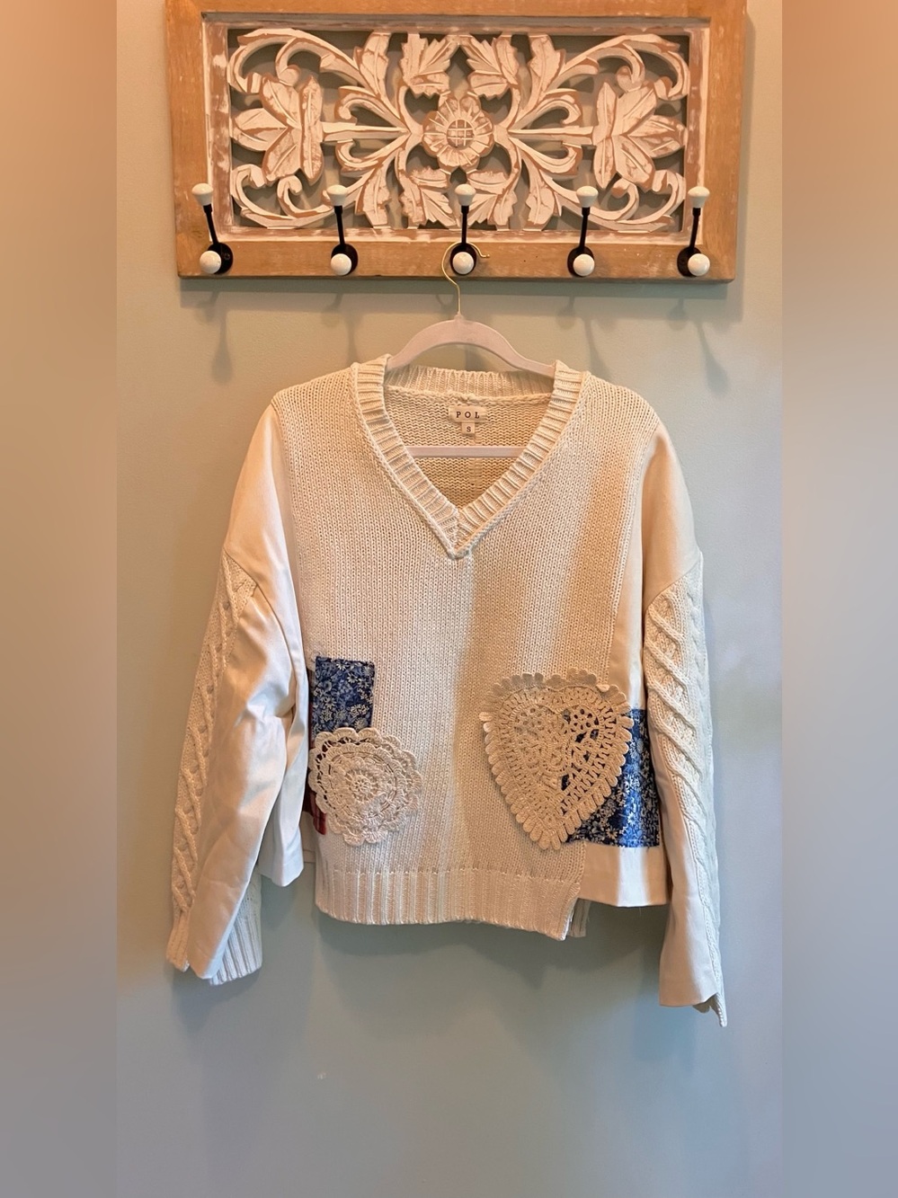 POL Patchwork Cream V-Neck Cable Canvas Sleeve Sweater with Patches/Crochet NWOT